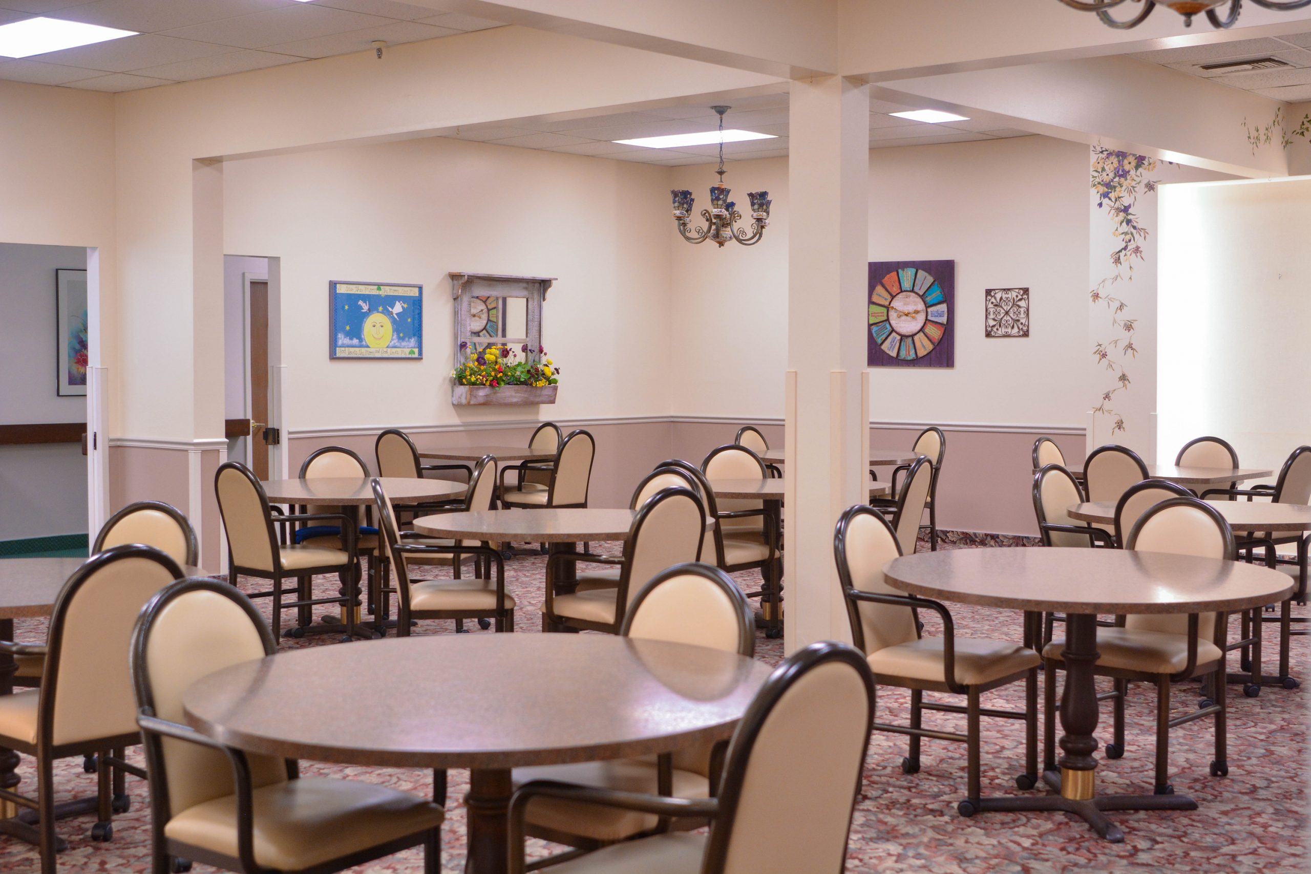 Gardens Assisted Living dining area
